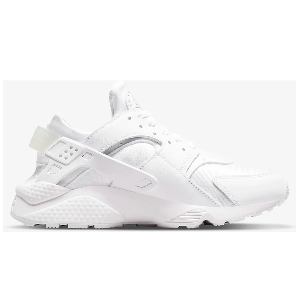 Women’s 9.5 Nike Air Huarache White Shoes - LIKE NEW